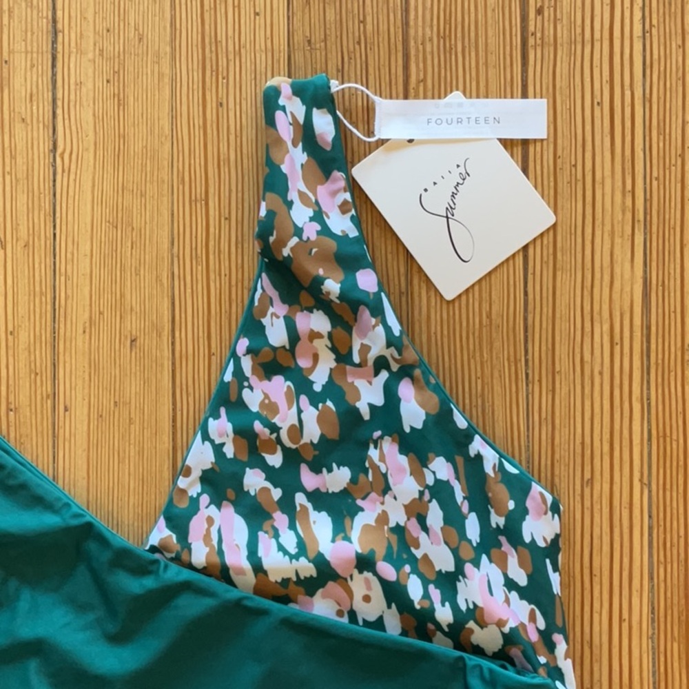 Baiia Reversible Wrapsuit - Picture 2 of 3